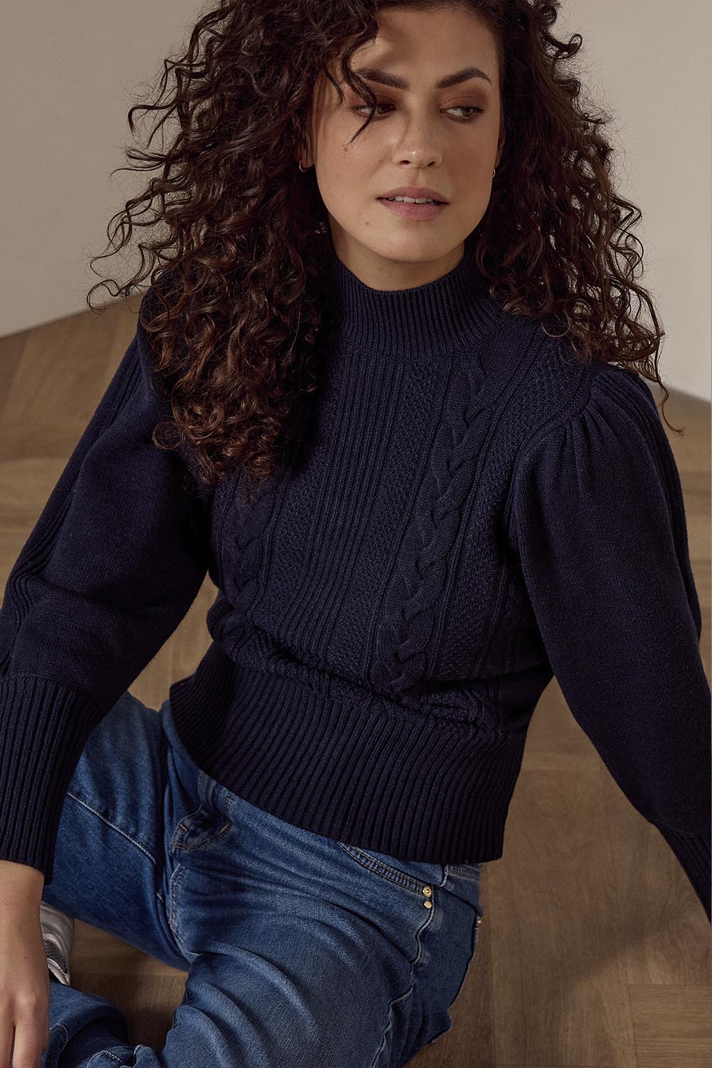 Puff-Sleeve Jumper Cables