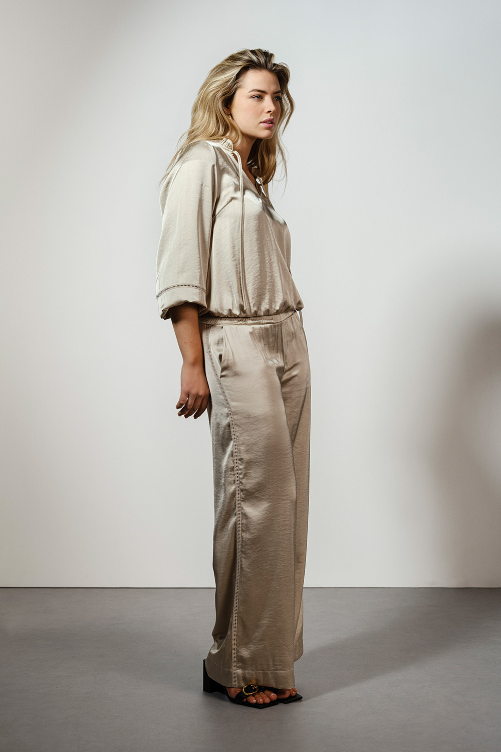 Top Hammered Satin