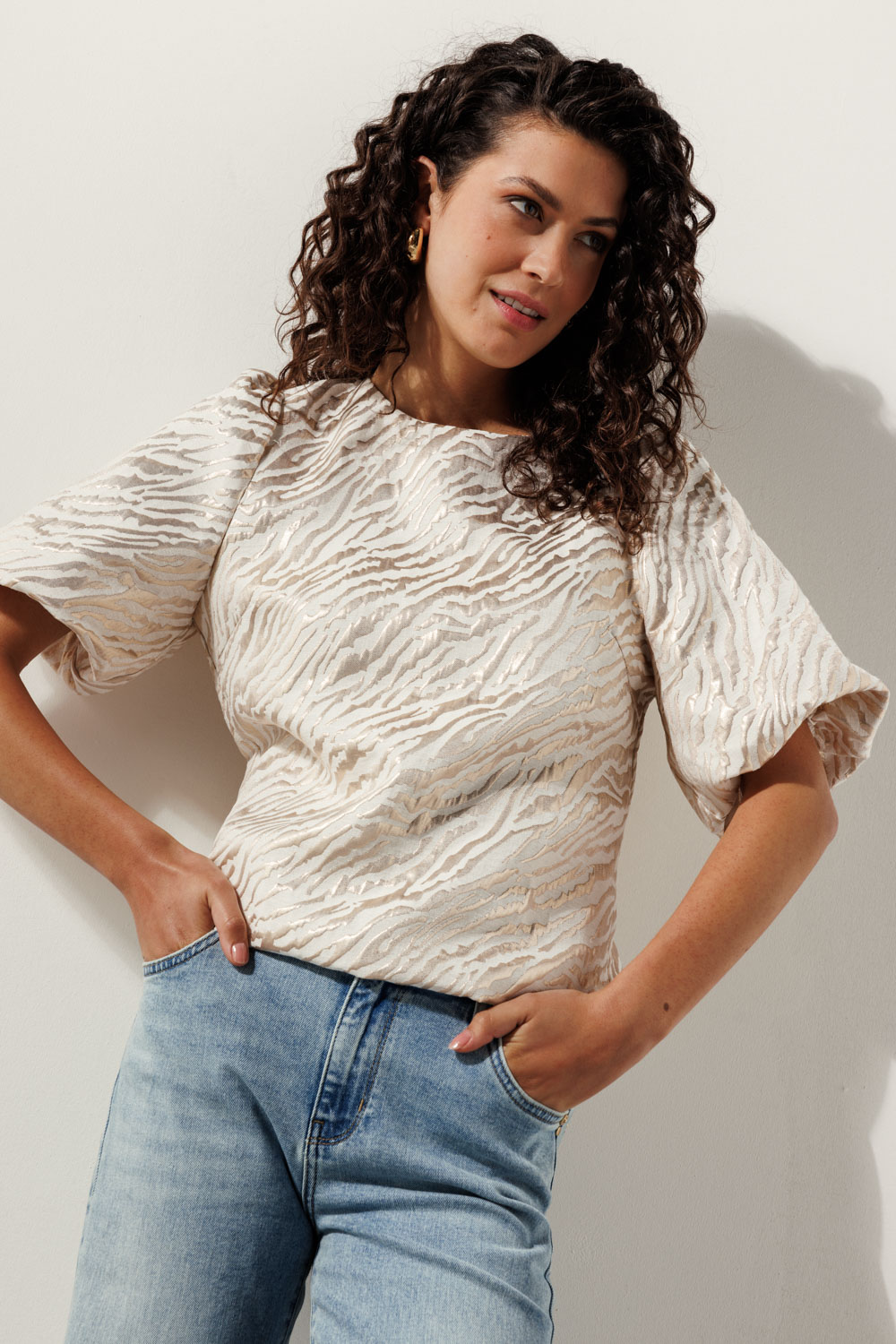 Balloon-Sleeve Top Balloon-Sleeve Top