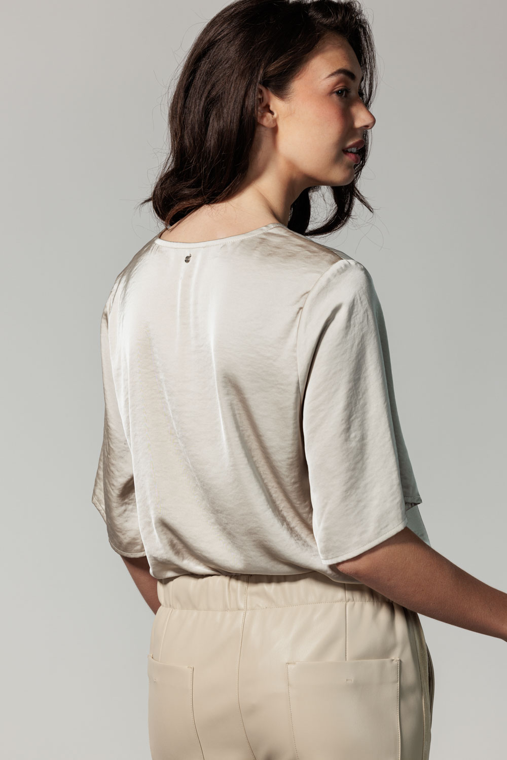 Top V-Neck Hammered Satin