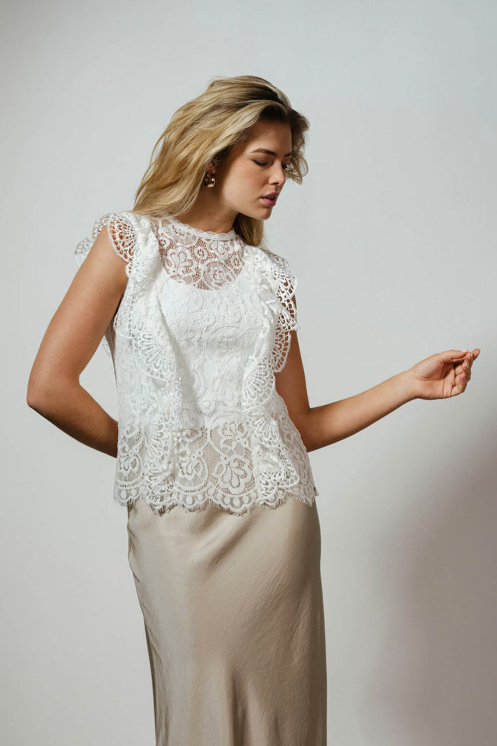 Top Lace Ruffles