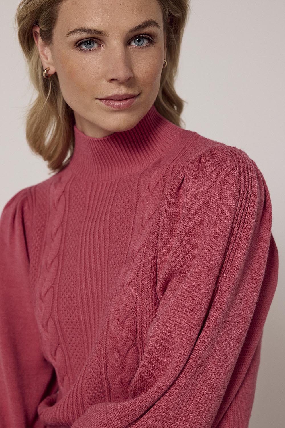 Puff-Sleeve Jumper Cables