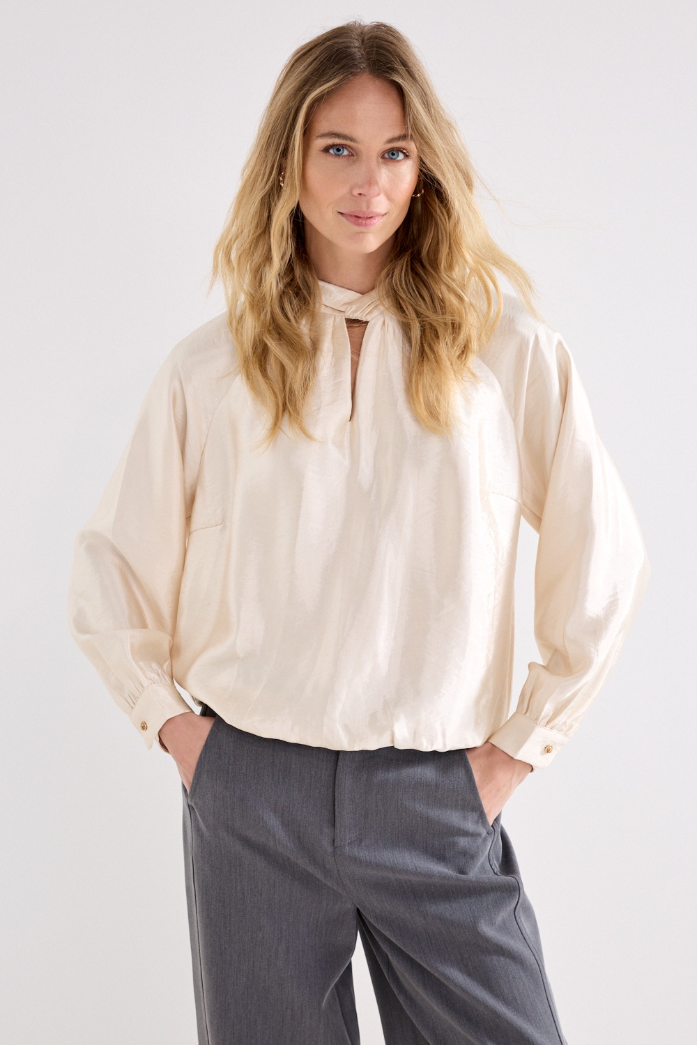 Top Detailed Collar