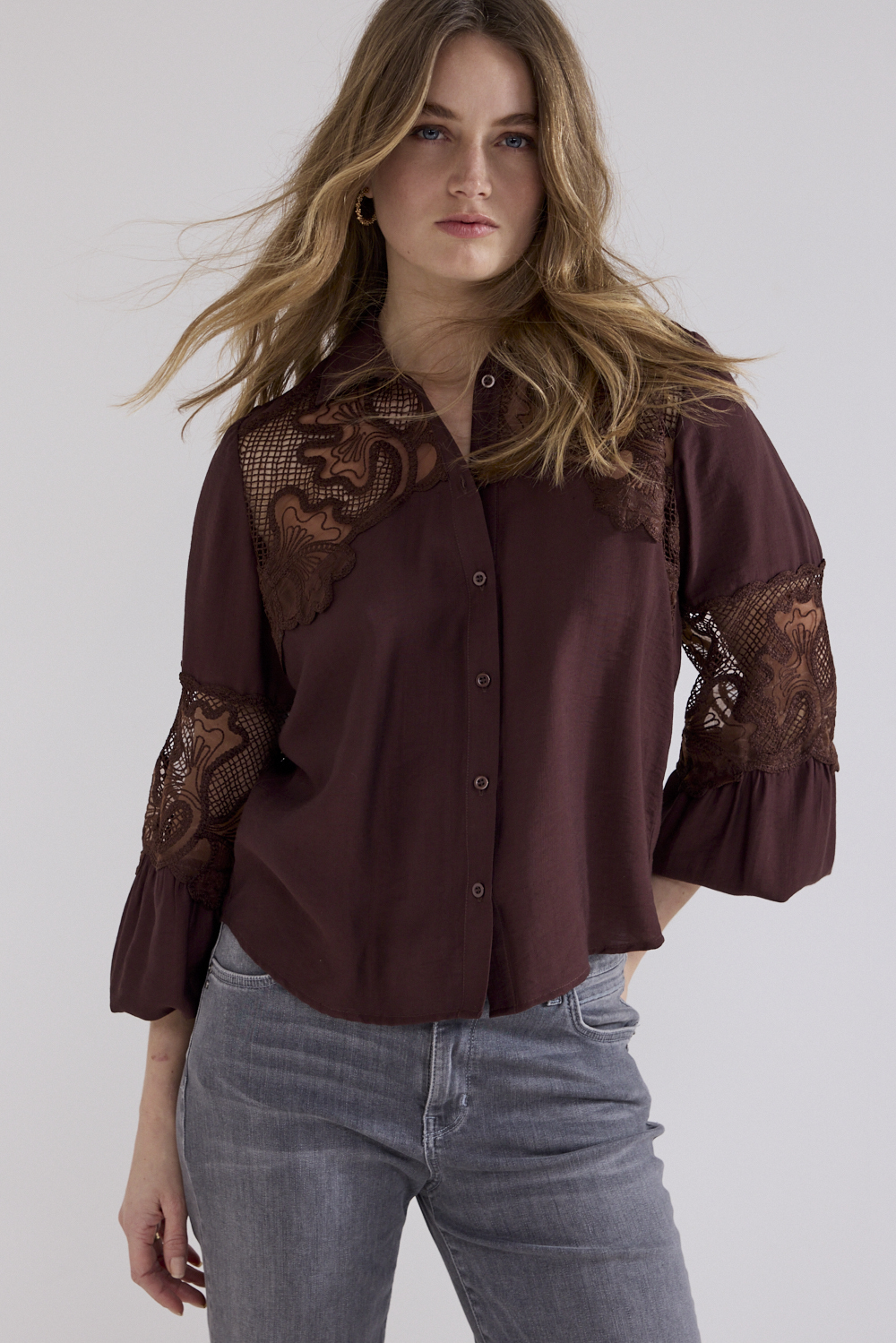 Blouse Lace Details